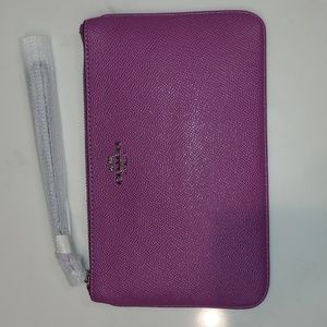 Coach #F57465 Crossgrain Leather Large Wristlet- Hyacinth